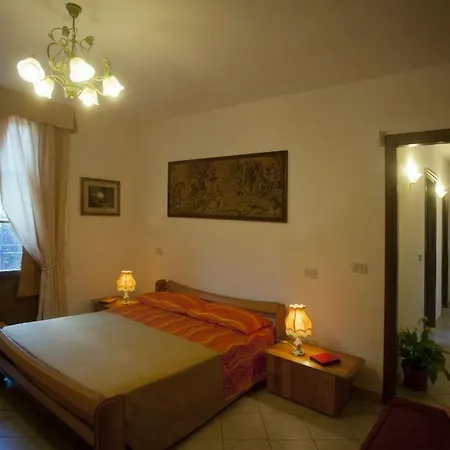 Oda ve Kahvaltı Alfieri