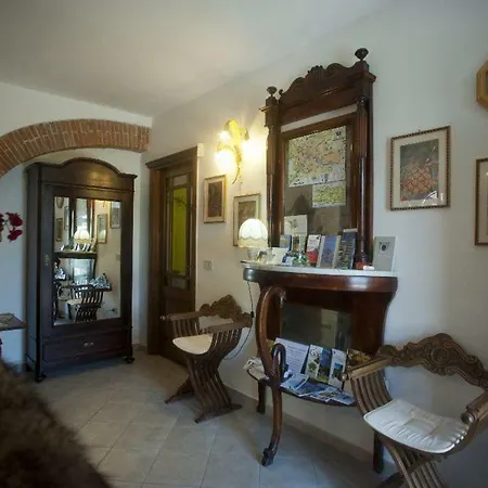 לינה וארוחת בוקר Alfieri פיזה