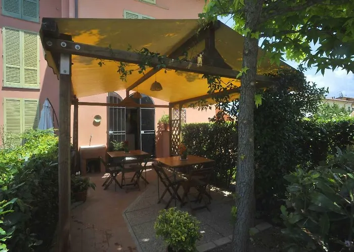 Alfieri לינה וארוחת בוקר